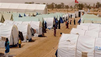 Tunisie : Le camp de Choucha met la clé sous la tente, les réfugiés livrés à eux-mêmes Quel avenir pour les réfugiés du camp de Choucha? Quel serait le destin des 300 expatriés qui ne trouvent pas jusque-là un refuge ? Le camp de Choucha
