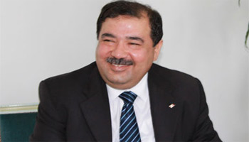Tunisie : Le ministre qui ambitionne de mobiliser 2,4 milliards DT en IDE, pour 2012. Riadh Bettaieb était un homme d’affaires et il ne le cache pas. C’est peut-être ce qui fait sa réussite à la tête du ministère de l’investissement et de la coopération internationale ...