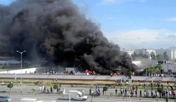 Tunisie : Les forces de lordre débordées face aux manifestants de lambassade US Les forces de l’ordre sont débordées face l’augmentation du nombre des manifestants rassemblés autour de l’ambassade américaine