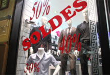 Tunis : Affluence faible durant les cinq premiers jours des soldes d’été 2014 Les soldes d’été ont débuté depuis le 15 août et se poursuivront
