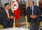 Le Groupe Yazaki tient à la Tunisie et échafaude des projets dextension « Nous avons besoin d’un climat stable pour que nous puissions continuer la réalisation de la stratégie de développement du Yazaki en Tunisie » a annoncé le président du groupe Yazaki