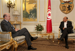 La France souhaite un partenariat « dégal à égal » avec la Tunisie La France souhaite développer avec la Tunisie un nouveau partenariat d'égal à égal" dans le cadre du respect des choix mutuels"
