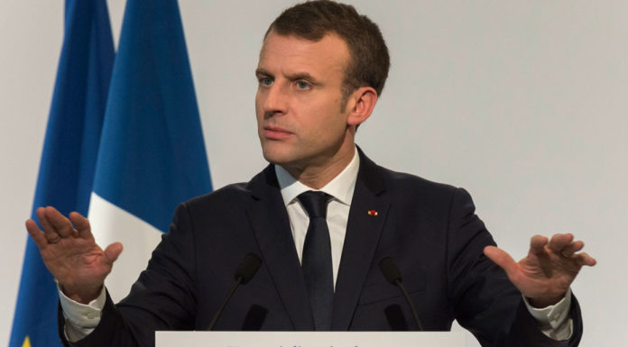 Macron appelle au « rassemblement » pour vaincre les « deux extrêmes »