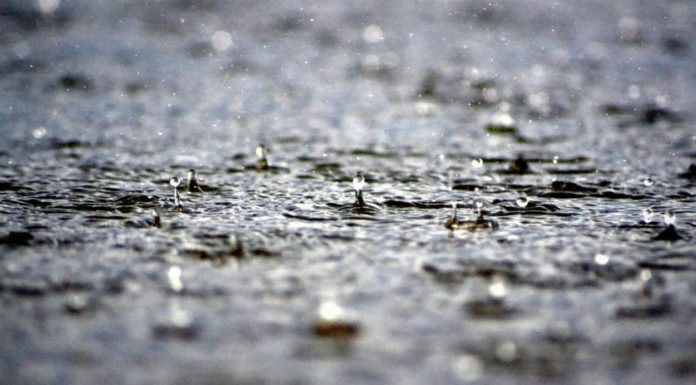 La chute de pluies orageuses et parfois abondantes se poursuit mardi pluie
