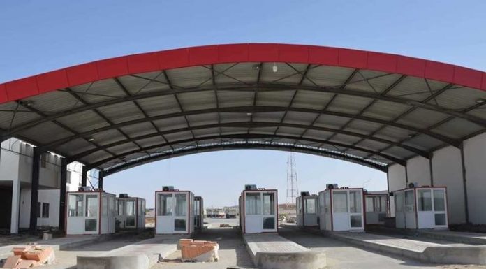 Trafic commercial élevé à Dhiba Wazen
