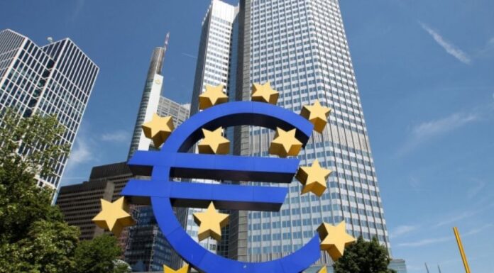 La BCE maintient ses taux face à l’euro fort et l’inflation ralentie