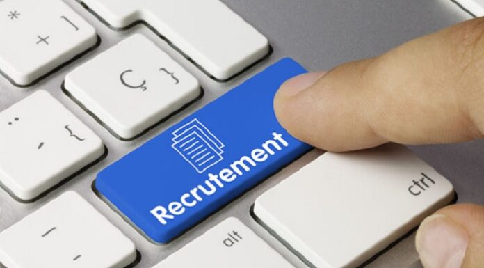 Lancement d’une stratégie nationale pour le recrutement des enseignants