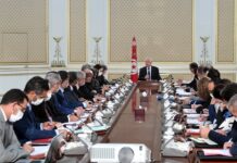 Un conseil ministériel examine la situation financière du pays