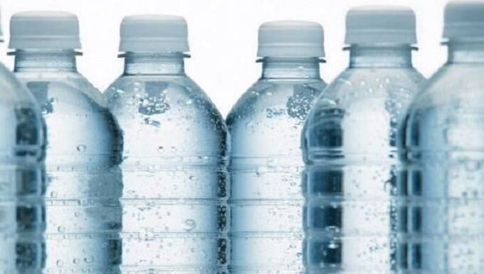 Pour 45% des Tunisiens, l’eau en bouteille est leur principale source