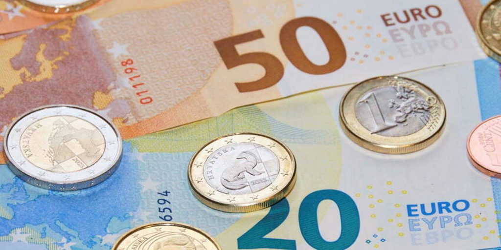 maroc-le-dirham-gagne-0-6-par-rapport-au-dollar-et-s-affaiblit-vis