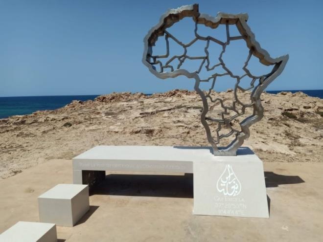 Bizerte : La stèle du point le plus septentrional du continent africain ...