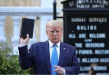 Trump annonce le lancement de sa Bible, proposée à 60 dollars