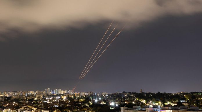 Israël réduit le recours à ses intercepteurs de missiles de pointe face à la persistance des bombardements iraniens