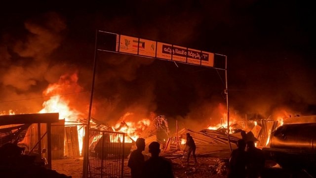 Massacre israélien dans camp de déplacés palestiniens à Rafah