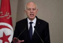 Le président Kaïs Saïed effectue une visite inopinée à la Cité el Intilika et à el Mnihla