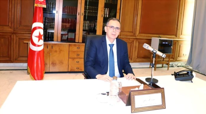 Kef : Des contrats, pour la voie ferrée n° 6, le barrage de Oued Lakhal, et les RN 78 et 79
