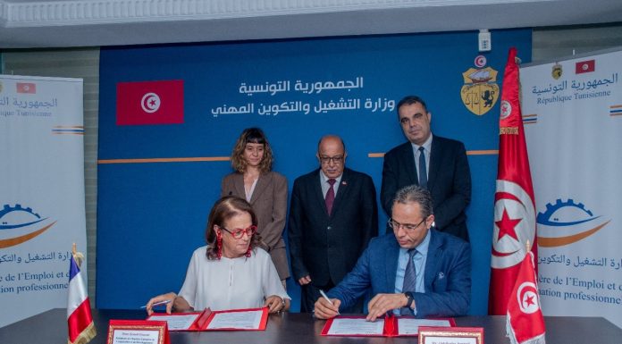 Signature de deux accords pour la formation de 1000 jeunes