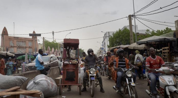 Mali: Poursuite de la grève des banques, assurances et stations-service