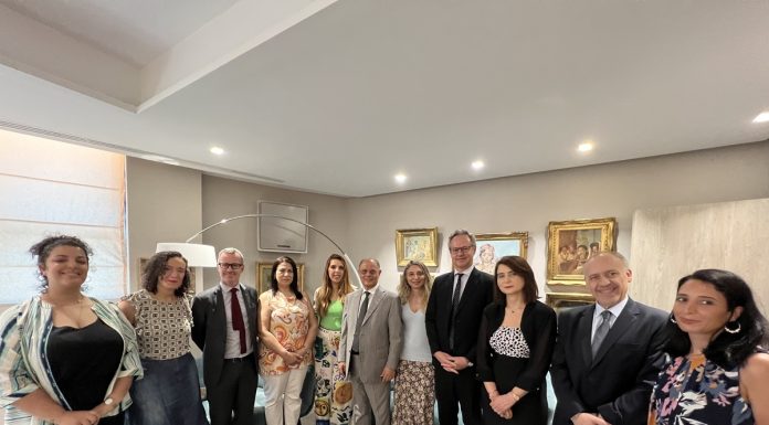 L’Association de Multimédia et de l’Audiovisuel(AMAVI) annonce un partenariat stratégique avec l’Union Internationale de Banques (UIB) pour le lancement du Programme TACIR-XT