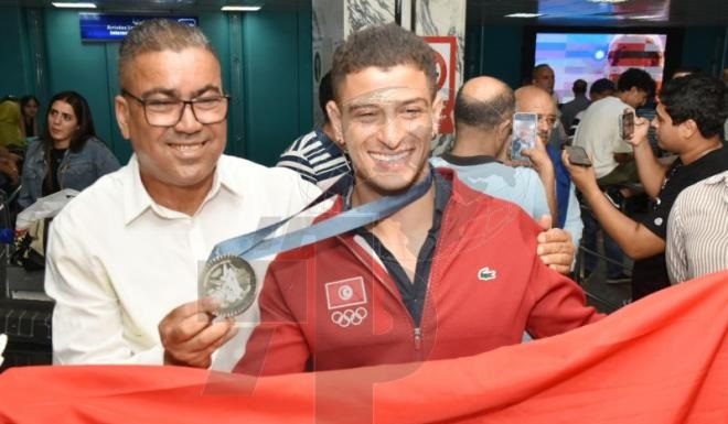 Farès Ferjani à son arrivée à Tunis : « la médaille d’argent olympique est le fruit de grands sacrifices »