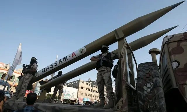 Les Brigades Qassam frappent Tel-Aviv avec des roquettes
