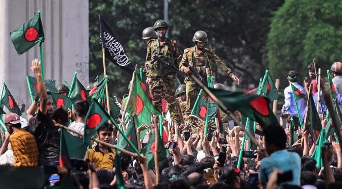 Bangladesh: La Première ministre en fuite, l’armée forme un gouvernement