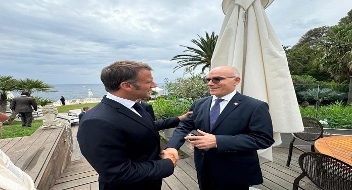 Nabil Ammar s’entretient avec Emmanuel Macron