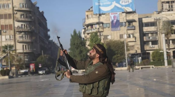 Frappes américaines en Syrie : Washington revendique des « représailles » contre Daesh