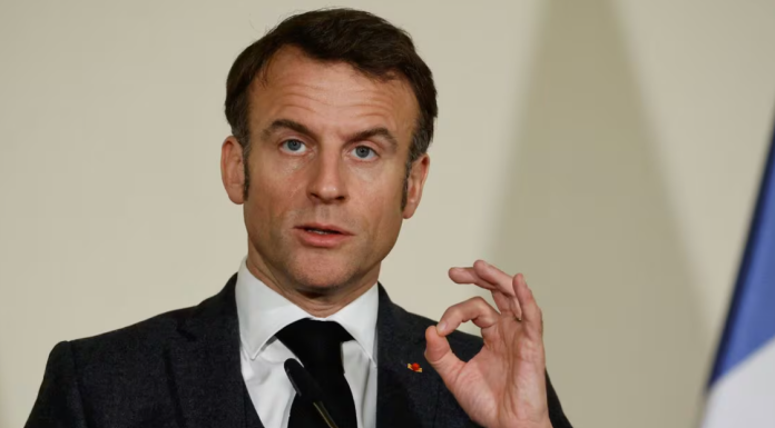 « Les menaces tarifaires sont inacceptables », dénonce Macron