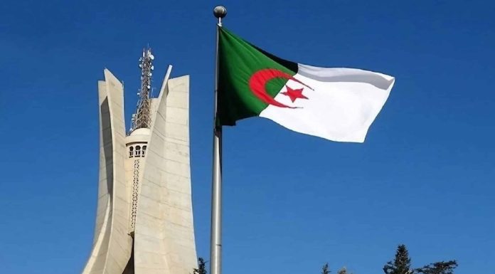 L’Algérie adopte une loi criminalisant la colonisation française