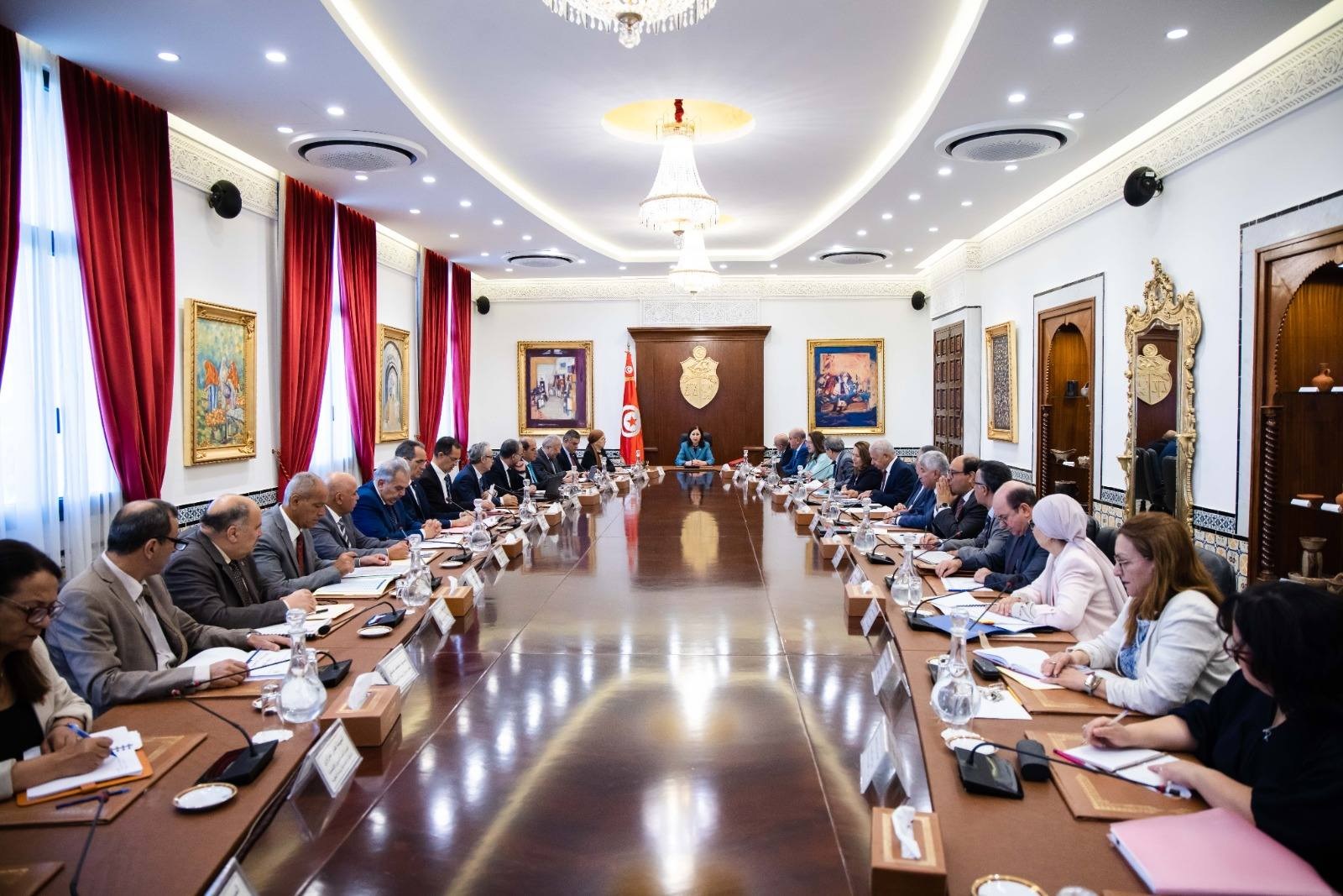 Tunizija: Vlada določila gospodarske usmeritve za leto 2026