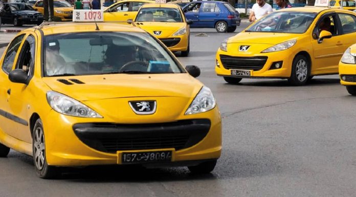 A Kasserine, les chauffeurs de taxis individuels veulent plus de licences