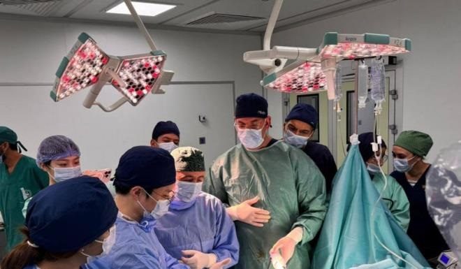 Première en Tunisie : la prostatectomie robotisée réalisée avec succès à l’hôpital Charles-Nicolle