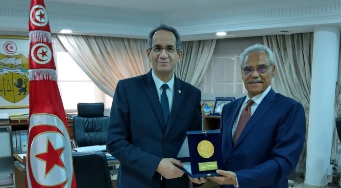 Le ministre de l’enseignement supérieur et de la recherche scientifique reçoit le directeur général de l’Agence arabe de l’énergie atomique