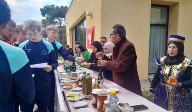 Agroalimentaire-Tourisme sportif: l’huile d’olive tunisienne promue à Tabarka auprès d’équipes de football européennes