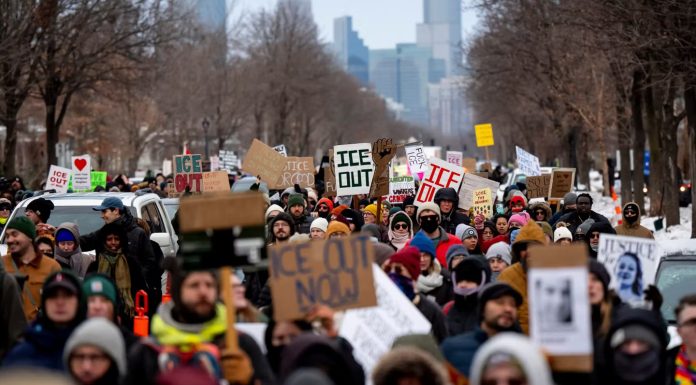 USA : Des foules immenses protestent contre ICE et le meurtre de Renee Nicole Good