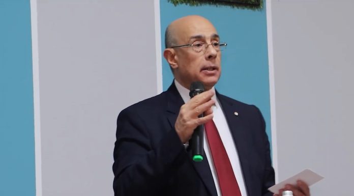 Sehli partage l’Iftar avec les militaires de la base de Kondar