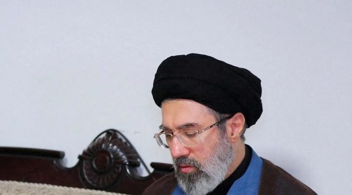Iran : Le fils d’Ali Khamenei, Mojtaba, désigné comme successeur du Guide suprême