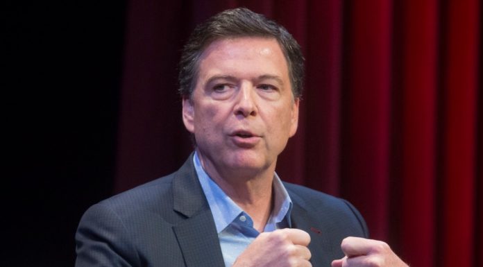 L’ex-directeur du FBI Comey accusé d’avoir menacé la vie de Trump