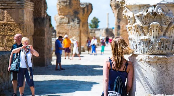 Tollé suite à la hausse des droits d’entrée aux sites historiques pour les touristes !