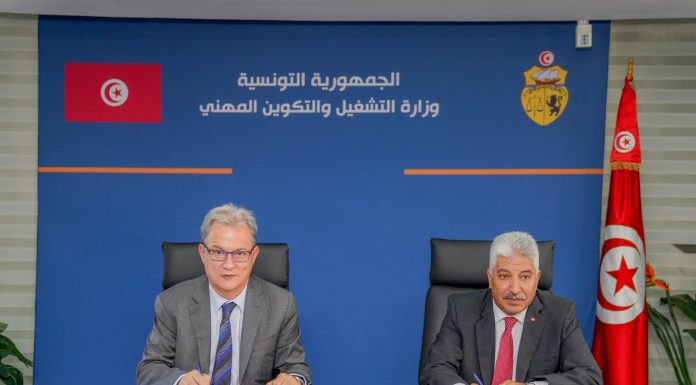 Accord pour former les jeunes aux besoins des entreprises