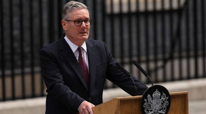 Keir Starmer annonce sa démission, Andy Burnham aux portes de Downing Street