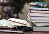 Interdiction de vendre des manuels scolaires importés