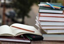 Appel au respect des règles encadrant la distribution des manuels scolaires importés