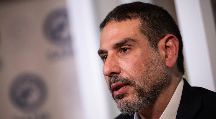 Un ancien chirurgien de Gaza remporte la primaire démocrate du New Jersey pour le Congrès
