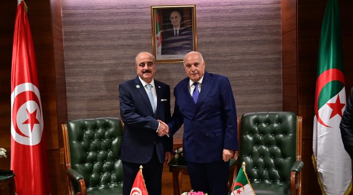 Nafti reçu par le président algérien