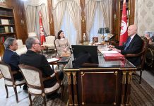 Kaïs Saïed examine avec la Cheffe du gouvernement, le ministre de l’Économie et le gouverneur de la BCT le Plan de développement 2026-2030