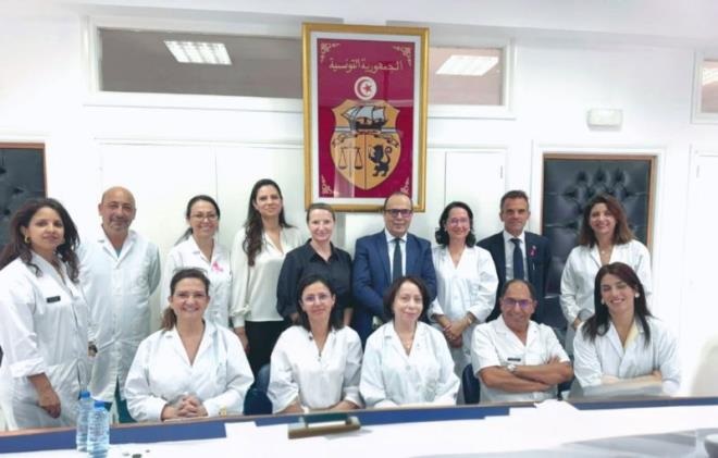 Institut Curie en visite à l'hôpital Abderrahmane Mami